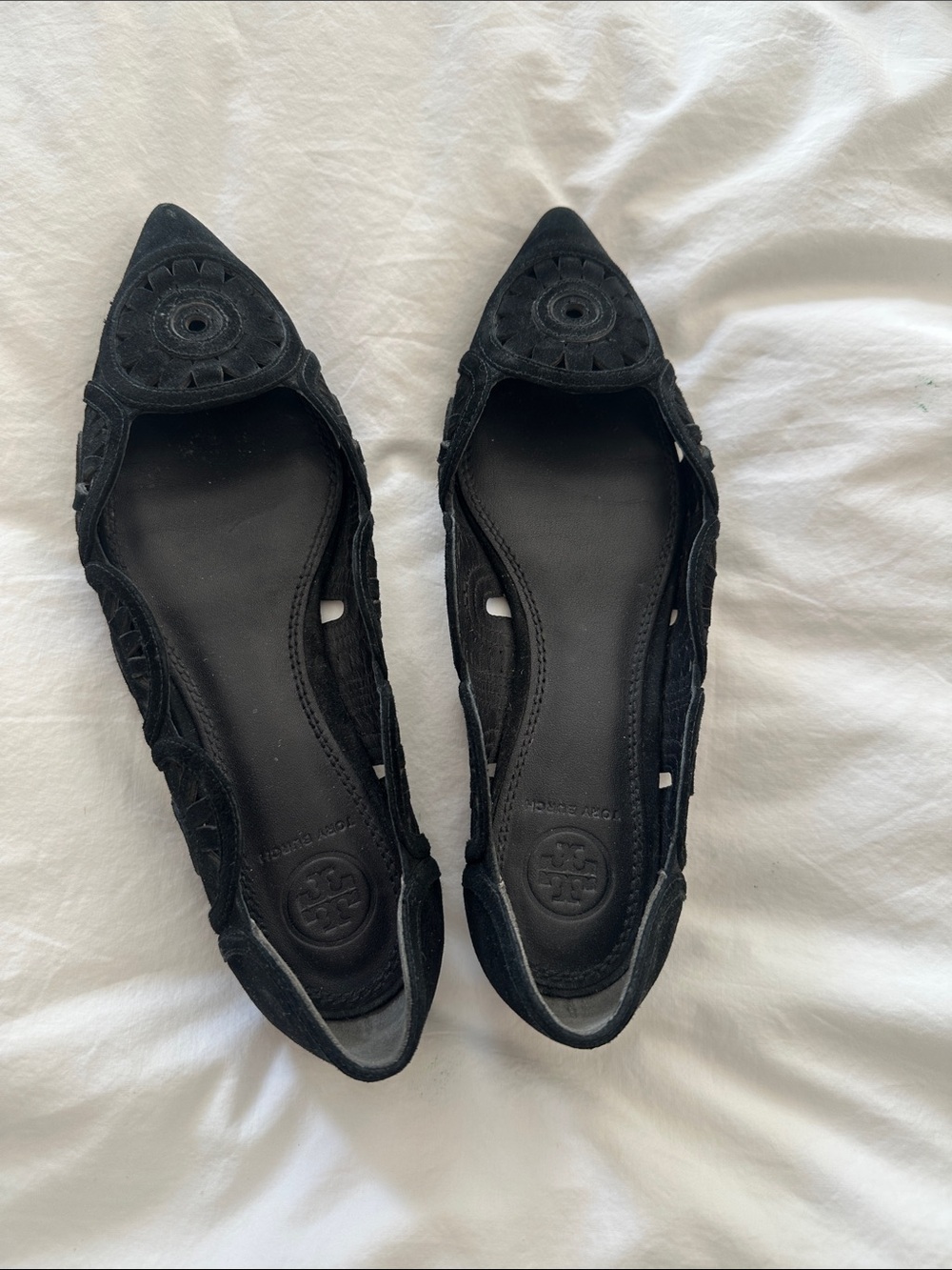 Tory Burch Black Pointed Toe Women's Flats with Cutout Detail. Size 6